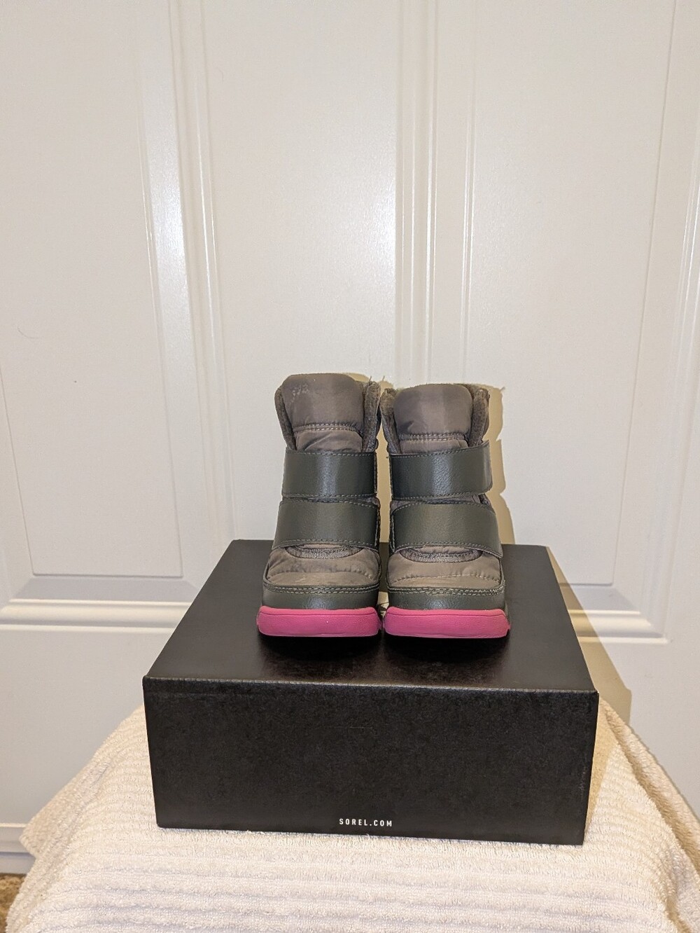 Sorel Girls' Gray Winter Boots with Pink Soles